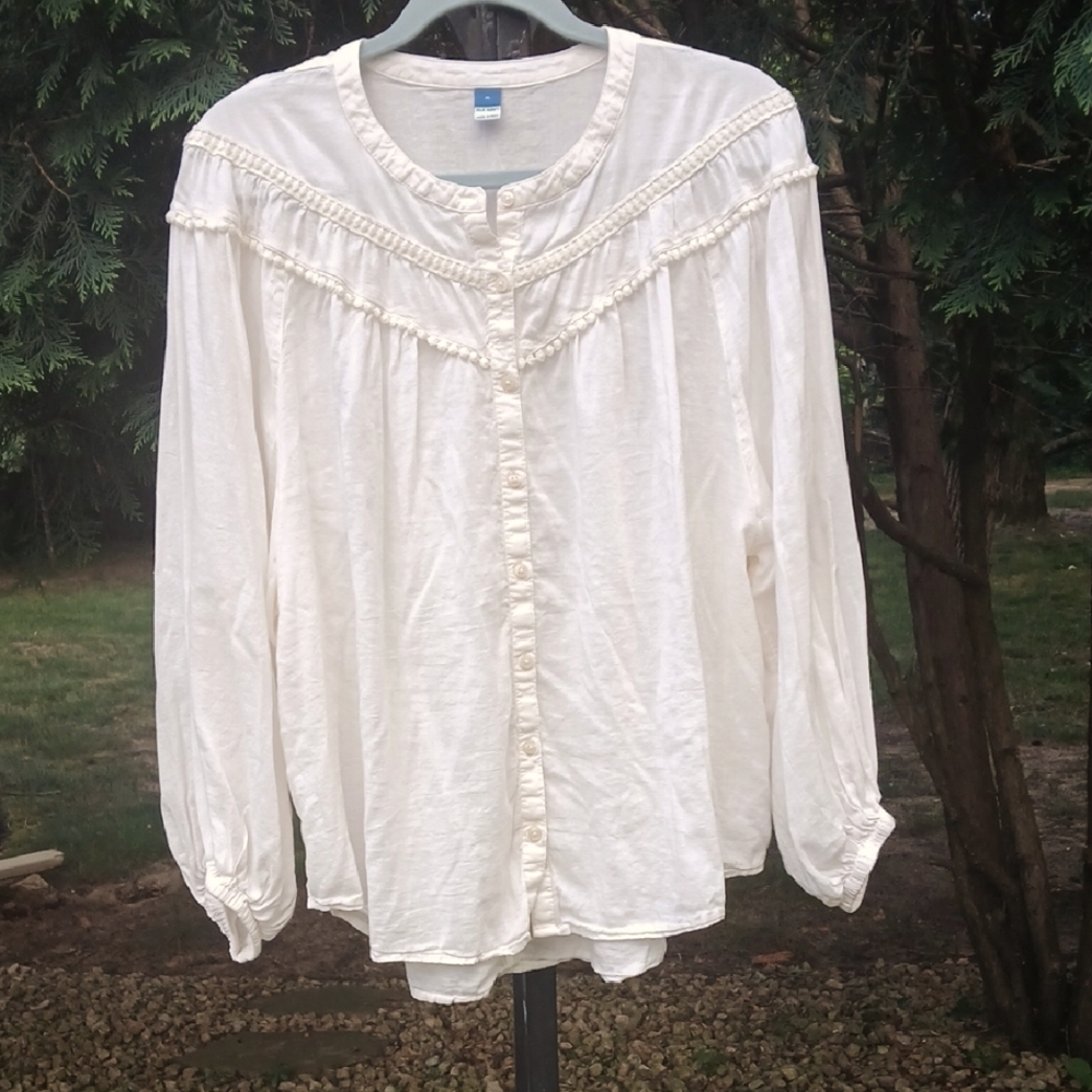 Old Navy Cream  Embroidery Buttondown SplitV Peasant Top size XL